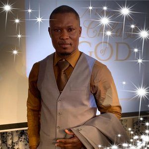 Meet your Posher, Emmanuel